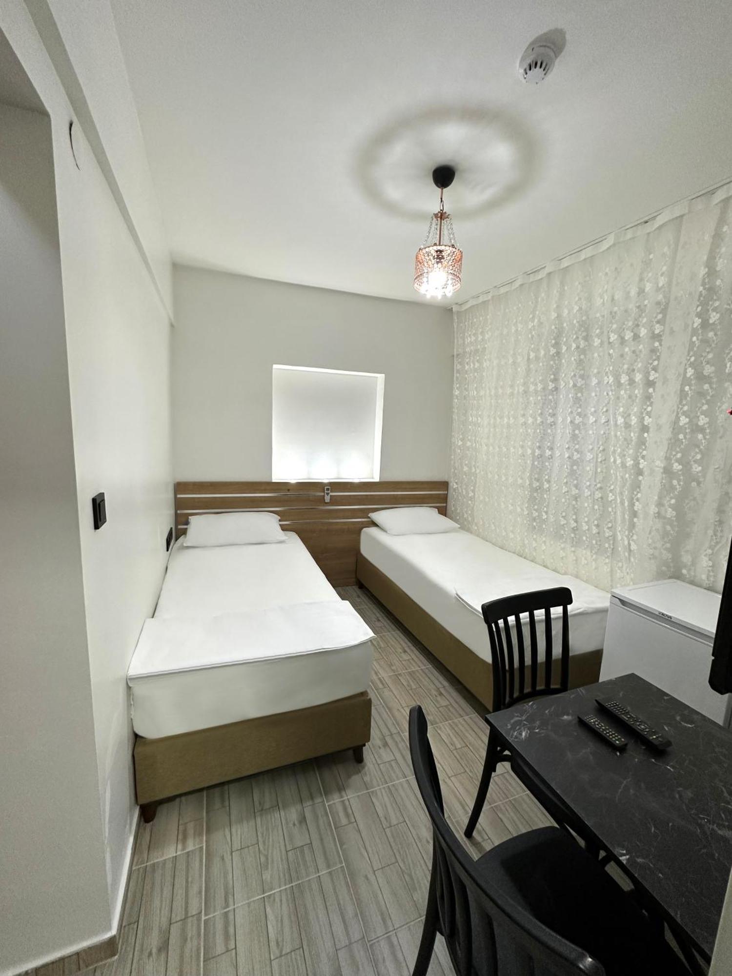 Menesa Hotel อิสตันบูล ภายนอก รูปภาพ
