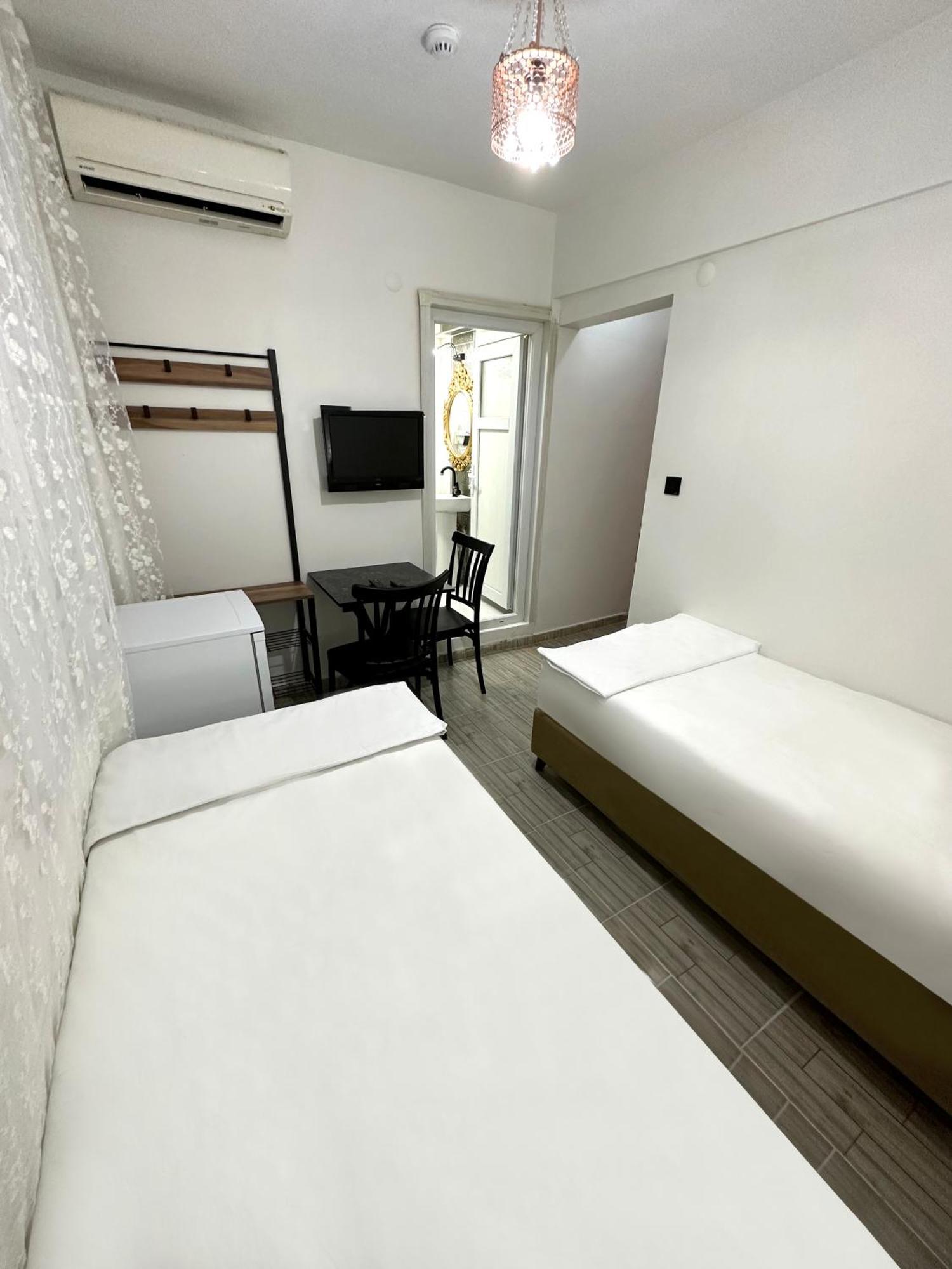 Menesa Hotel อิสตันบูล ภายนอก รูปภาพ